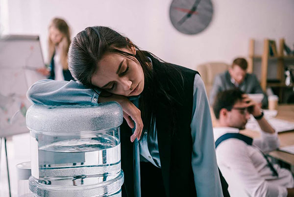 kuler perestal okhlazhdat vodu