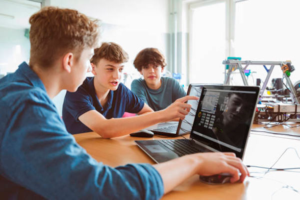 Как подростку выбрать профессию из сферы технологий