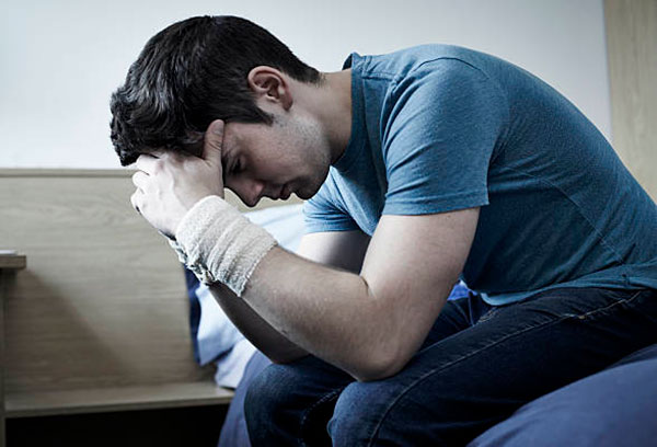 Ребенок себя режет, наносит увечия